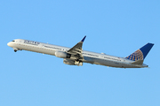 Boeing 757-33N/WL (N57863)