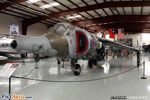 Hawker Siddeley Harrier GR3 (Yanks Air Museum)