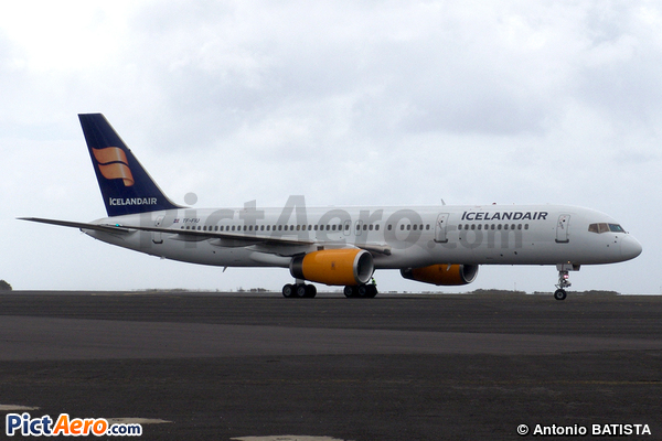 Boeing 757-256/WL (Icelandair)