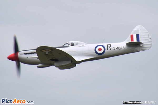 Supermarine 394 Spitfire FR18E  (Historic Flying Ltd.)