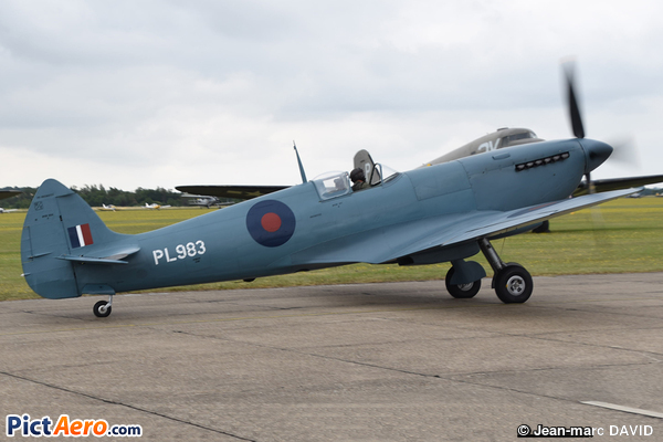 Supermarine Spitfire Tr MkIX (Aircraft Restoration Co)