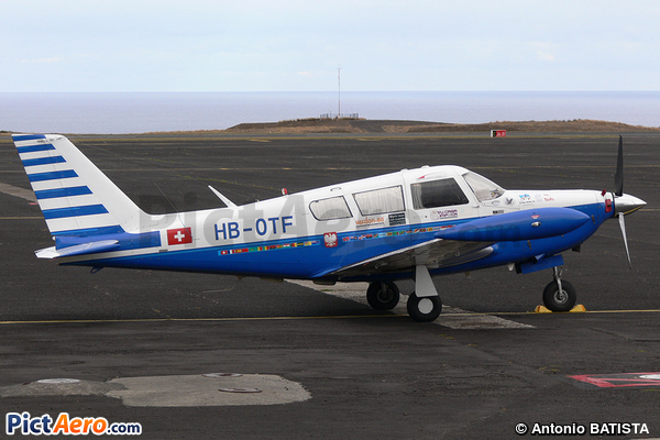 Piper PA-24-260 Commanche (The Flying Doctor)