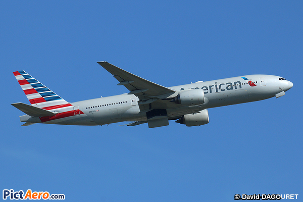 Boeing 777-222/ER (American Airlines)