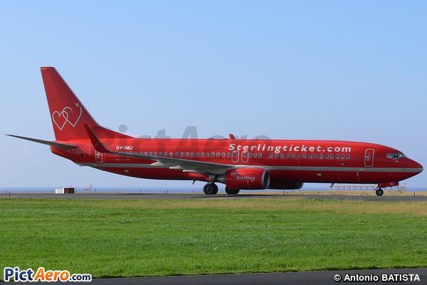 Boeing 737-86Q (Sterling Airlines)