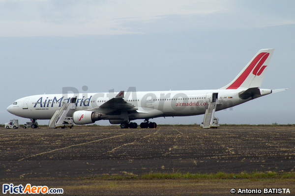 Airbus A330-301 (Air Madrid)