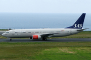 Boeing 737-883