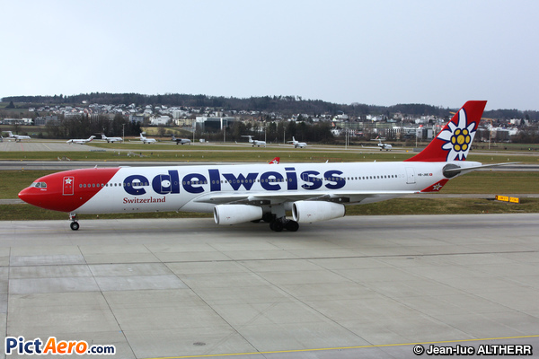 Airbus A340-313 (Edelweiss Air)