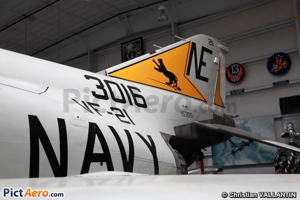 McDonnell Douglas F-4N Phantom II (Commemorative Air Force)