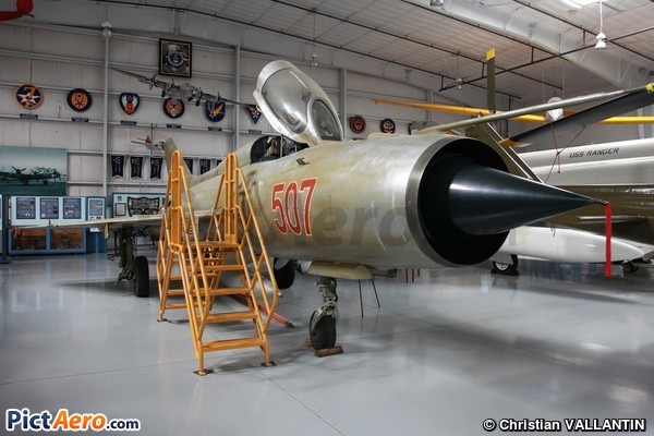 Mikoyan-Gourevitch Mig-21 PF Fishbed D (Pima Air and Space Museum)