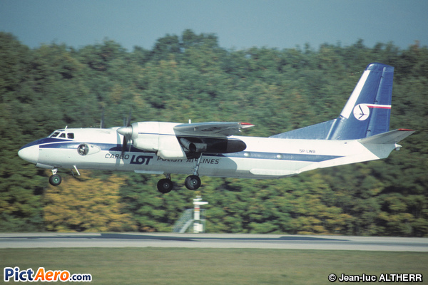 Antonov An-26B (LOT Polish Airlines)