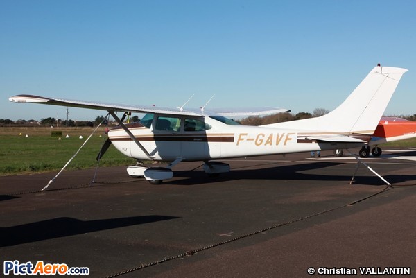 Cessna 182R Skylane II (Private / Privé)
