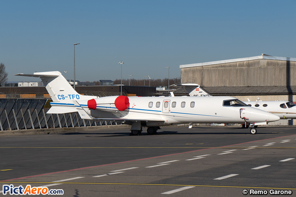 Learjet 40 (Omni Aviação e Tecnologia)