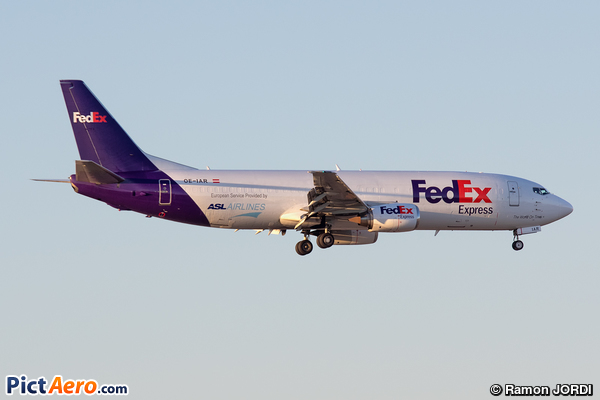 Boeing 737-4M0BDSF (FedEx)