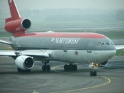 McDonnell Douglas DC-10-30 (N242NW)