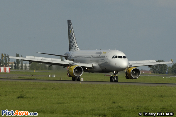 Airbus A319-112 (Vueling Airlines)