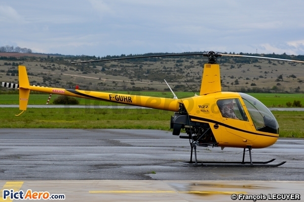 Robinson R-22 Beta (Association des pilotes d'hélicoptère du Finistère)