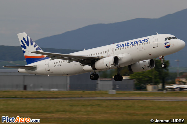 Airbus A320-232 (SunExpress)