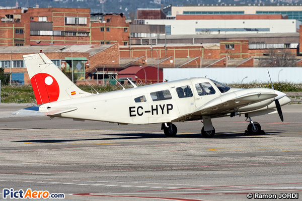 Piper PA-34-200T Seneca II (Aerolink)