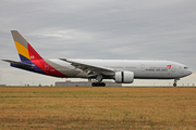 Boeing 777-28E/ER (HL8254)