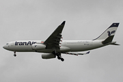 Airbus A330-243 (EP-IJA)