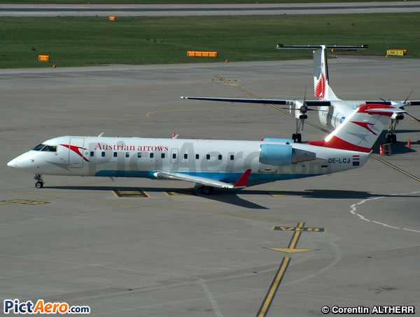 Bombardier CRJ-200LR (Austrian arrows)