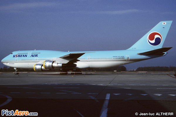 Boeing 747-3B5 (Korean Air)