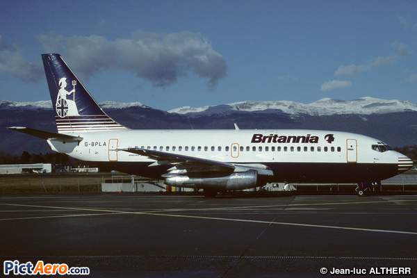 Boeing 737-2K2 (Britannia Airways)