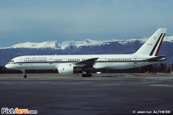 Boeing 757-225 (Mexico - Air Force)