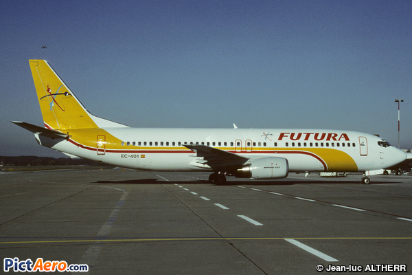 Boeing 737-4YO (Futura International Airways)