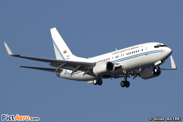 Boeing 737-74V/BBJ (Colombia - Air Force)