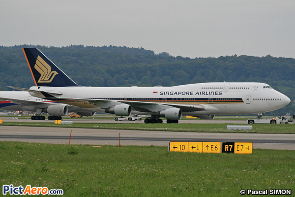 Boeing 747-412 (Singapore Airlines)