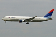 Boeing 767-332/ER (N181DN)