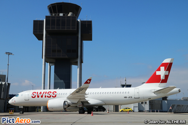 Airbus A220-300 (Swiss International Air Lines)