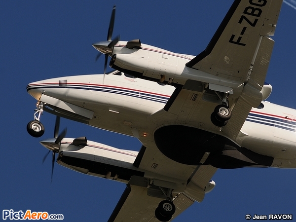 Beechcraft B300 King Air 350 (France - Douane)