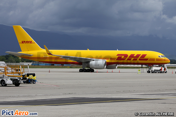 Boeing 757-223(PCF) (DHL Air)