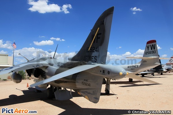 Hawker Siddeley AV-8C Harrier (Pima Air and Space Museum)