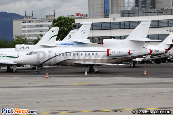 Dassault Falcon 900DX (Global Jet Luxembourg)