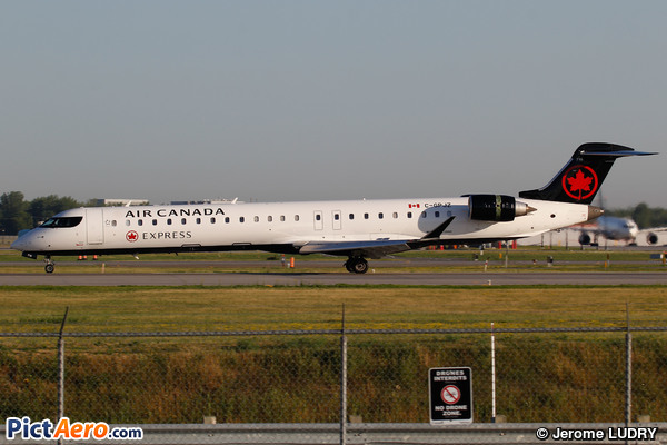 Canadair CL-600-2D15 Regional Jet CRJ-705 (Air Canada Express)