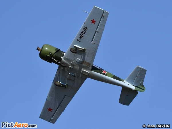 Yakovlev Yak-52 (Private / Privé)