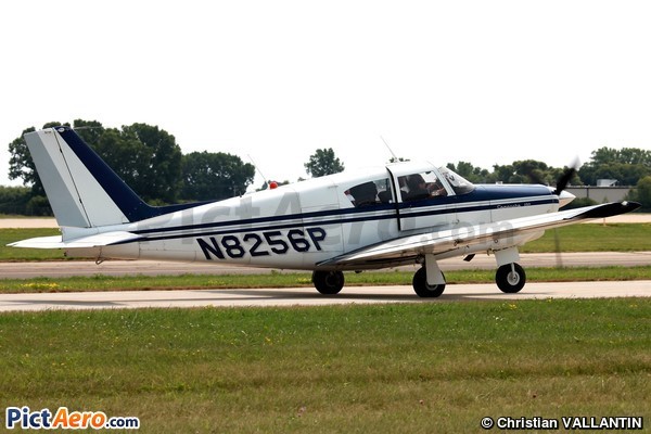 Piper PA-24-250 Comanche (Privé/Private)