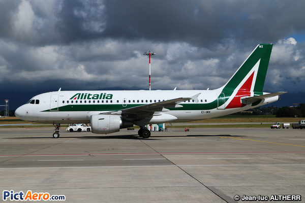 Airbus A319-111 (Alitalia)