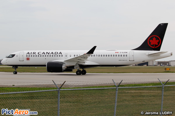 Airbus A220-300 (Air Canada)