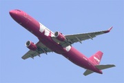 Airbus A321-211 (TF-MOM)