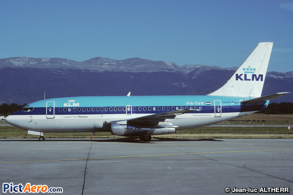 Boeing 737-2K2 (KLM Royal Dutch Airlines)