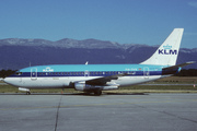 Boeing 737-2K2 (PH-TVR)