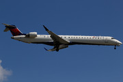 Bombardier CRJ-900LR (N936XJ)