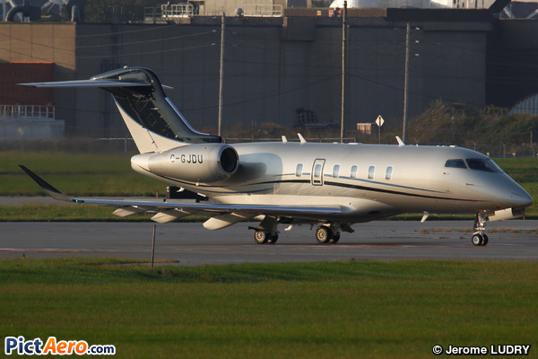 Bombardier BD-100-1A10 Challenger 350 (Skyservice Business Aviation Inc.)