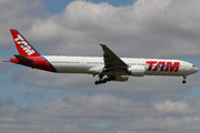Boeing 777-32W/ER (PT-MUH)