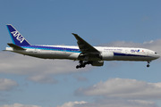 Boeing 777-381/ER (JA785A)