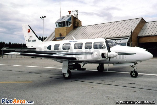 Piper PA-31-350 Navajo Chieftain (Private / Privé)